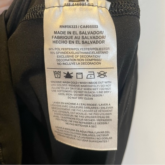 Nike Pro Women’s Dri-FIT V-Neck - Picture 9 of 9